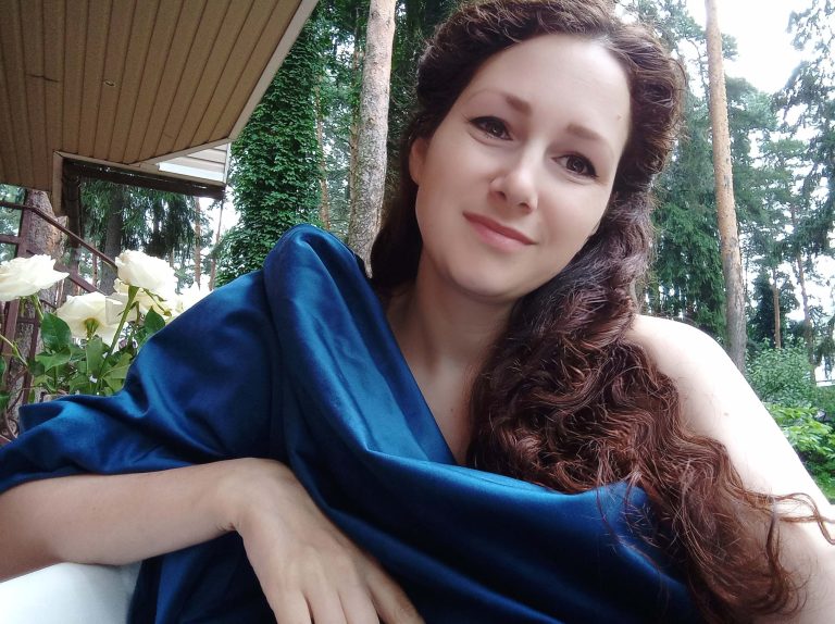 Анна Тарасова